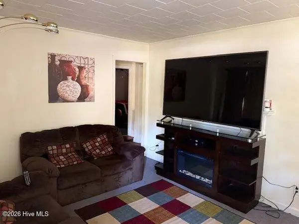 1657 W New York AVE, Southern Pines, NC 28387