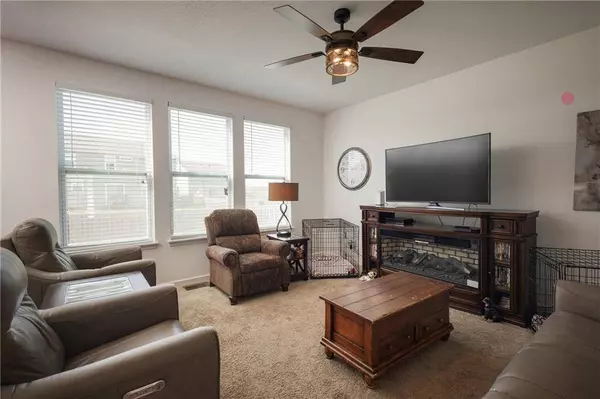 1423 SW FAIRFAX RD, Lee's Summit, MO 64083