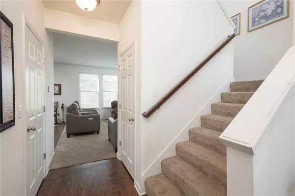 1423 SW FAIRFAX RD, Lee's Summit, MO 64083