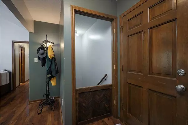 521 NE Johnston DR, Blue Springs, MO 64014