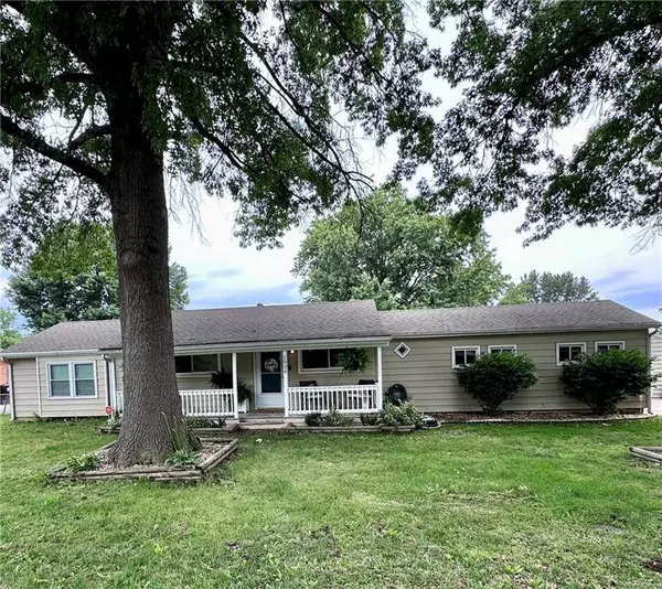 1934 E Mechanic AVE, Independence, MO 64050