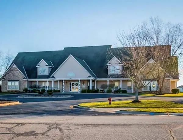 1303 NE White Oaks LN, Oak Grove, MO 64075