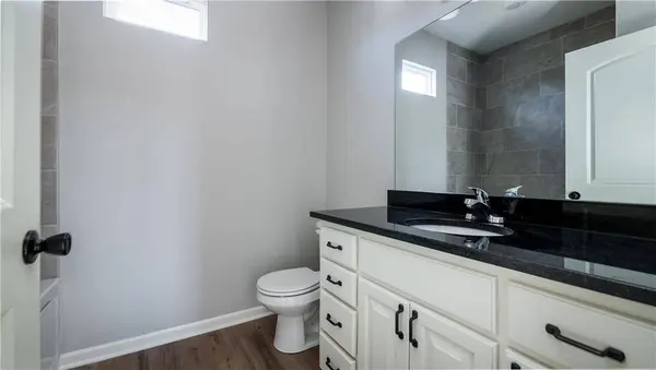 1405 NE White Oaks Lane LN, Oak Grove, MO 64075