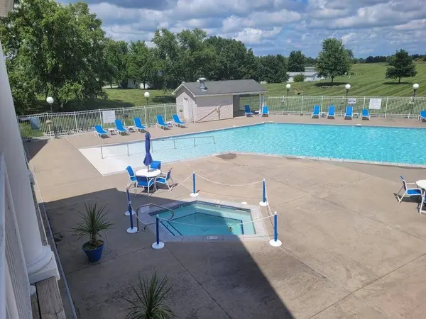 1308 NE Sequoia CT, Oak Grove, MO 64075