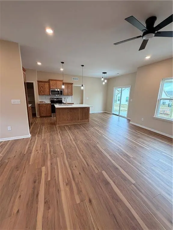 1308 NE White Oaks LN, Oak Grove, MO 64075