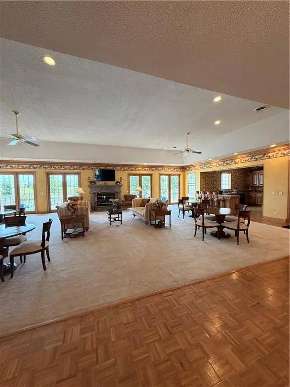 1308 NE Sequoia CT, Oak Grove, MO 64075
