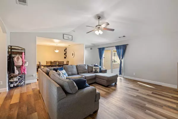 6675 E Montecito AVE, Fresno, CA 93727