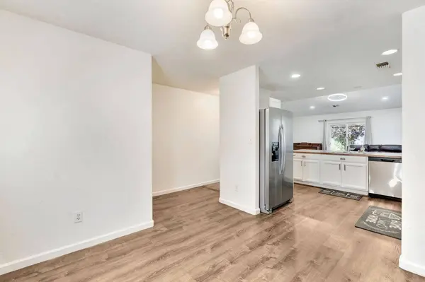 512 S Sunnyside AVE, Fresno, CA 93727