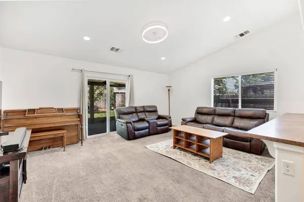 512 S Sunnyside AVE, Fresno, CA 93727
