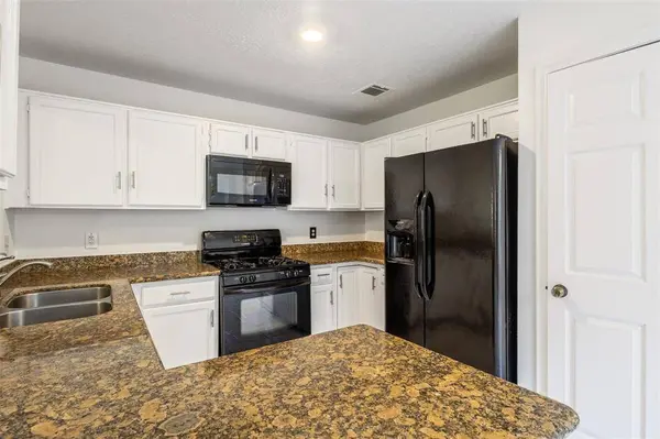 4826 Pecan Grove DR, Pearland, TX 77584