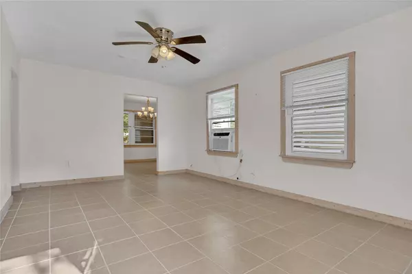 3103 Avenue H, Dickinson, TX 77539