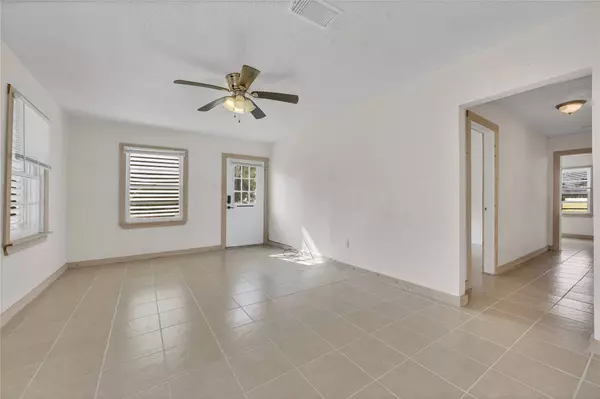 3103 Avenue H, Dickinson, TX 77539