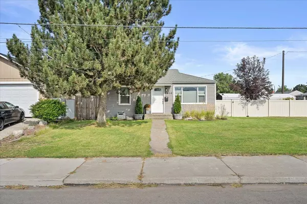 2406 W Rowan Ave, Spokane, WA 99205