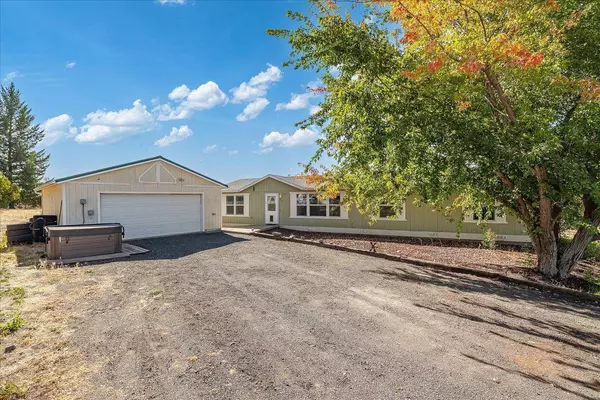 303 W North St, Rockford, WA 99030