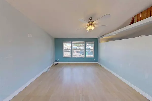 303 W North St, Rockford, WA 99030