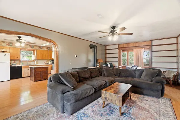 9922 E Upriver Dr, Spokane, WA 99206