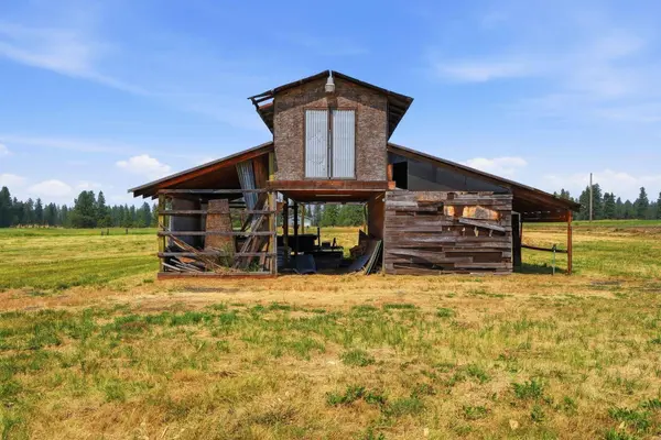 1410 W Paradise Rd, Spokane, WA 99224
