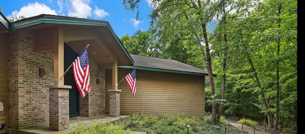 feature image of Can I Sell My Lake Geneva Home and Buy Another Property at the Same Time?