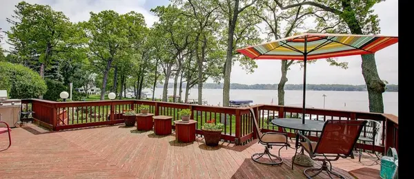 What Buyers Notice First When Touring Homes Near Geneva Lake