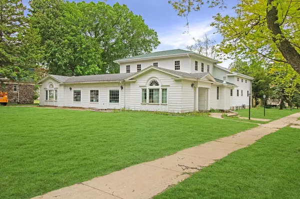 103 E Rockwell STREET, Elkhorn, WI 53121