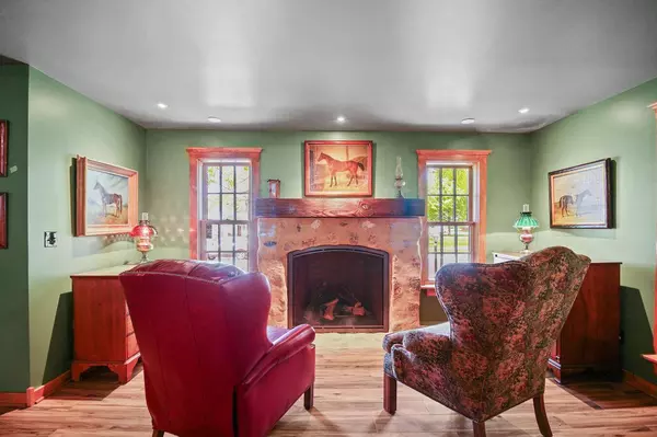 103 E Rockwell STREET, Elkhorn, WI 53121