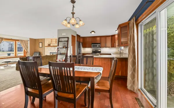 2512 Rebecca Dr, Caledonia, WI 53402-1649