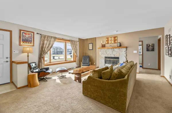 2512 Rebecca Dr, Caledonia, WI 53402-1649