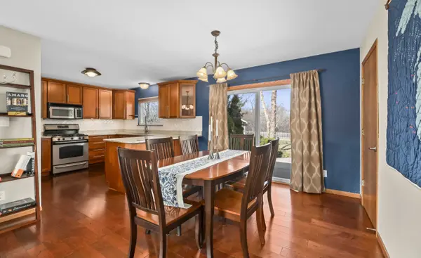 2512 Rebecca Dr, Caledonia, WI 53402-1649