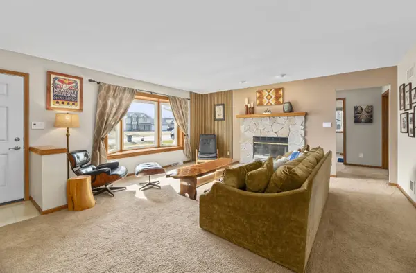 2512 Rebecca Dr, Caledonia, WI 53402