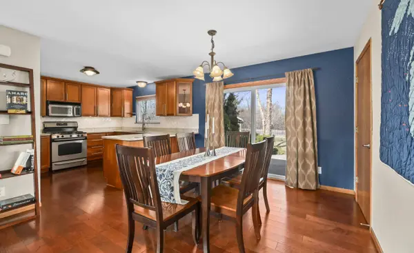 2512 Rebecca Dr, Caledonia, WI 53402