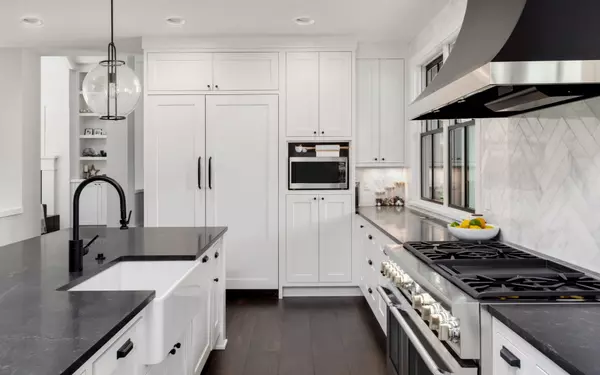 "Sorry, Selling Sunset." The 7 best real estate reality TV shows of all time, ranked.