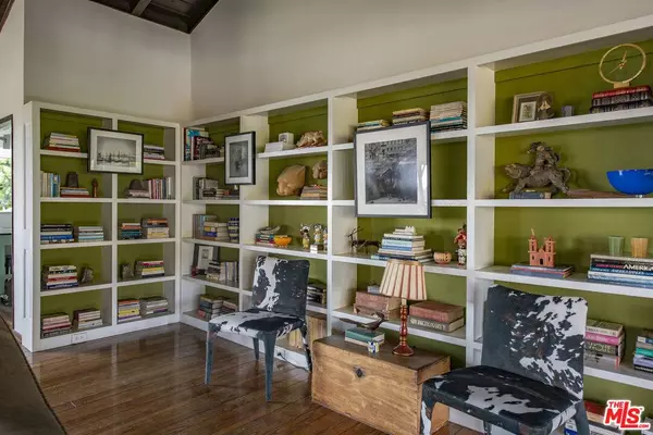 3030 Durand Dr, Los Angeles, CA 90068