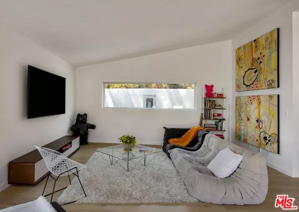 6150 Mulholland Hwy, Los Angeles, CA 90068