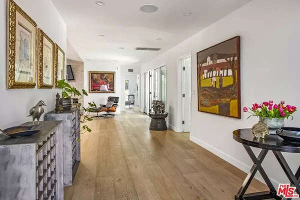 2241 Betty Ln, Beverly Hills, CA 90210