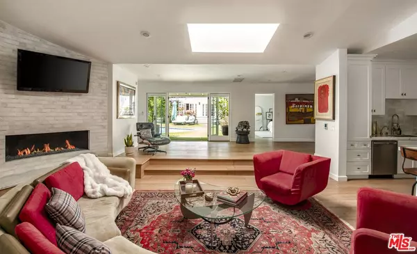 2241 Betty Ln, Beverly Hills, CA 90210