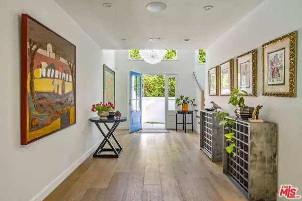 2241 Betty Ln, Beverly Hills, CA 90210