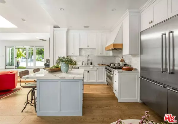 2241 Betty Ln, Beverly Hills, CA 90210