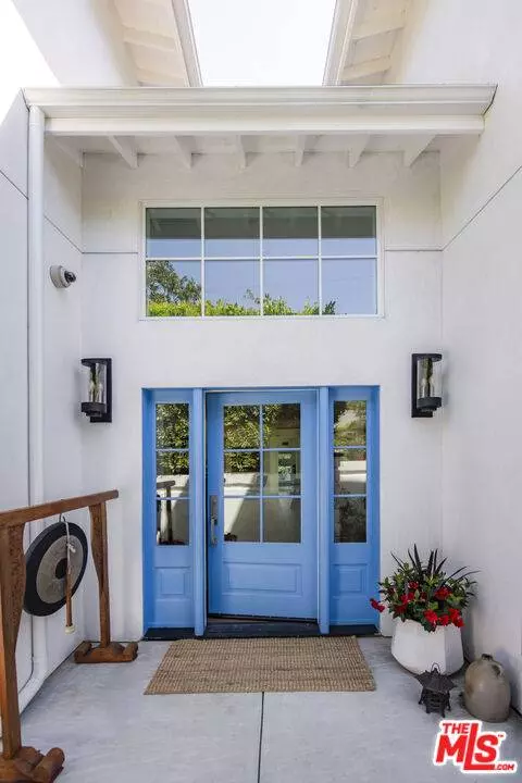 2241 Betty Ln, Beverly Hills, CA 90210