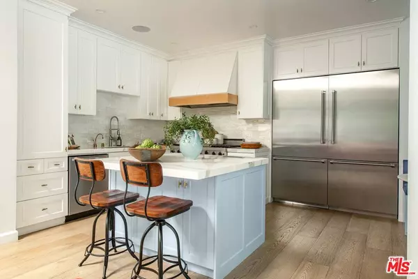 2241 Betty Ln, Beverly Hills, CA 90210