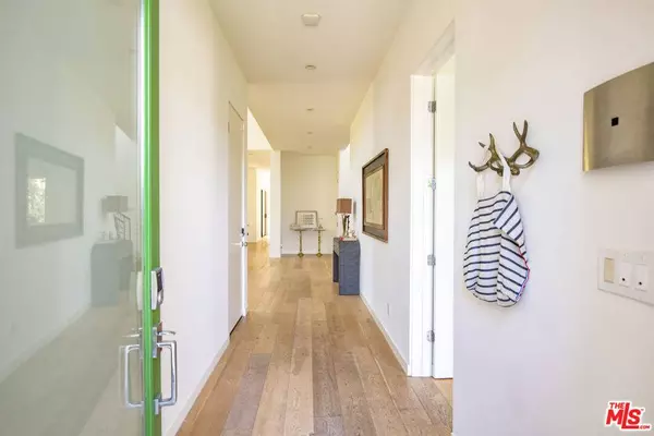 1647 Hi Point ST, Los Angeles, CA 90035