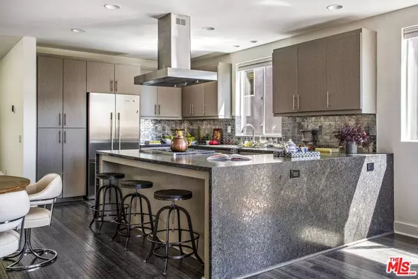 1880 Lucretia AVE, Los Angeles, CA 90026