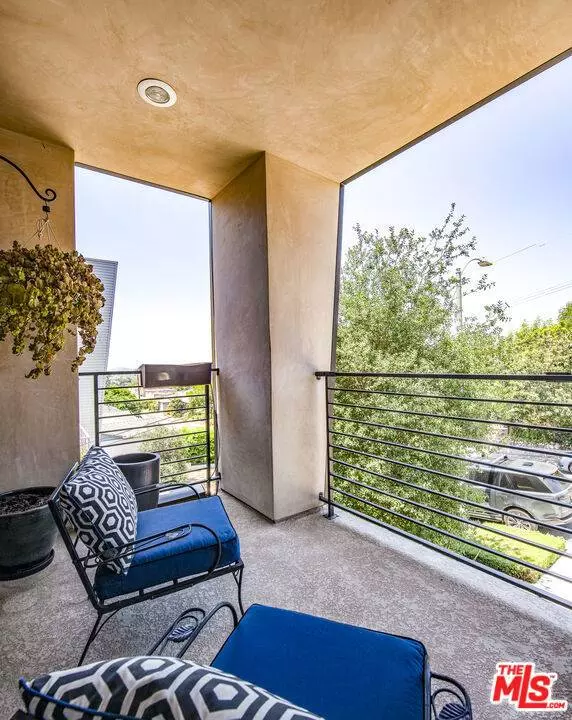 1880 Lucretia AVE, Los Angeles, CA 90026