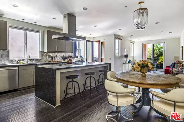 1880 Lucretia AVE, Los Angeles, CA 90026