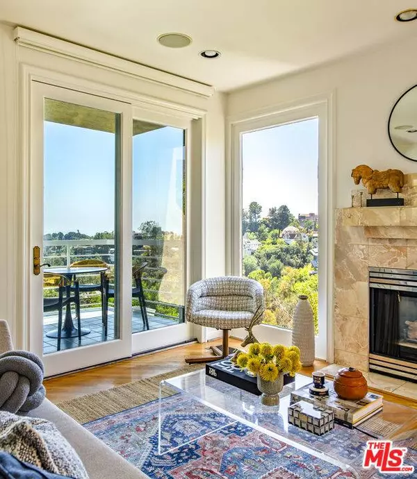 6180 Rockcliff Dr, Los Angeles, CA 90068