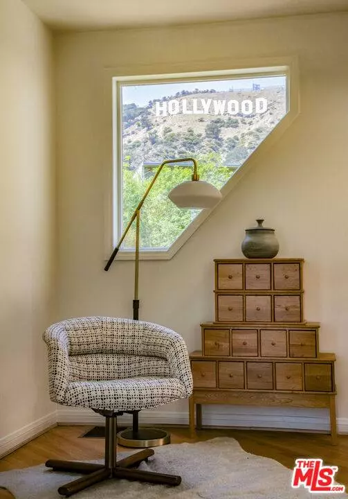 6180 Rockcliff Dr, Los Angeles, CA 90068