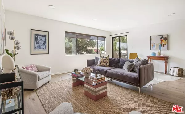 1930 N Vermont Ave #201, Los Angeles, CA 90027