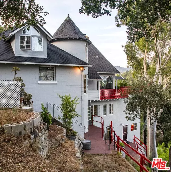 2882 Belden Dr, Los Angeles, CA 90068