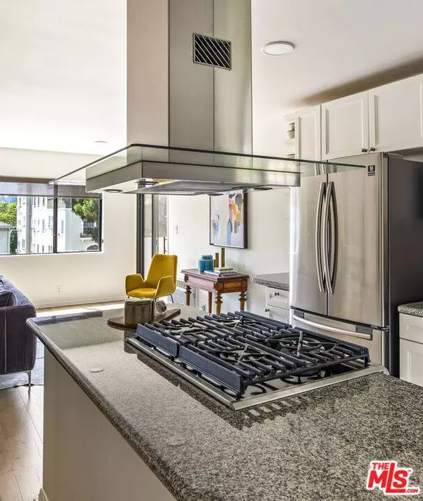 1930 N Vermont AVE #201, Los Angeles, CA 90027