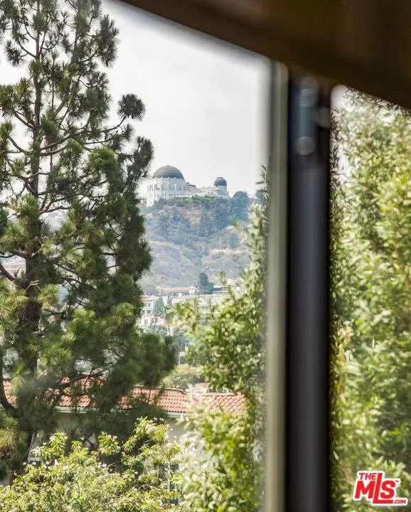 1930 N Vermont Ave #201, Los Angeles, CA 90027