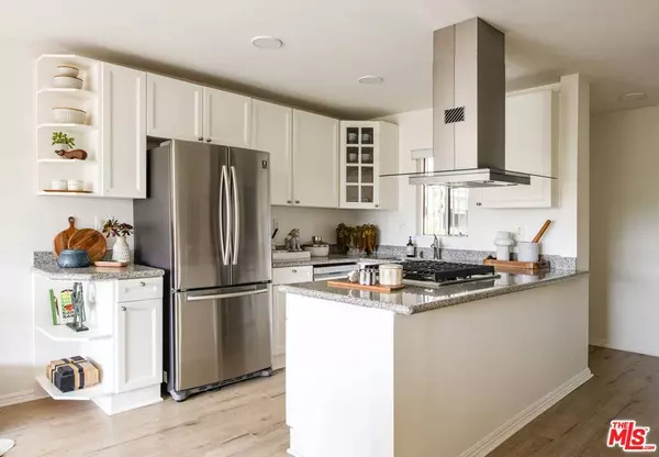 1930 N Vermont AVE #201, Los Angeles, CA 90027